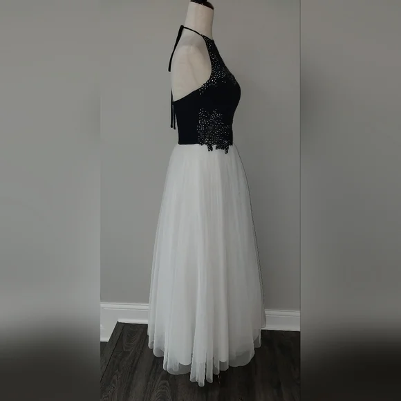 Blondie Nights by Stacy Sklar Navy Blue/ White Tulle Halter Formal Dress Size 7 - Picture 5 of 16